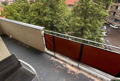 Apartament cu 3 camere decomandat în Central - 1