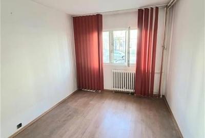 Apartament 3 Camere, Decomandat, Inel 2 - 12