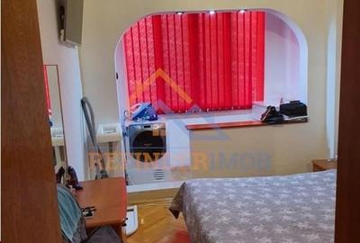 Apartament cu 3 camere de vanzare, zona Trapezului - 4