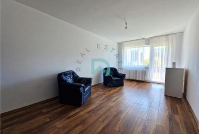 Apartament cu 2 camere decomandat în Tractorul - 3