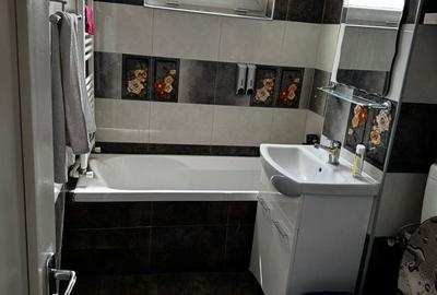 Apartament cu 3 camere semidecomandat în Central - 9