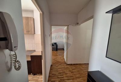 Apartament cu 3 camere decomandat în Sub Arini - 1