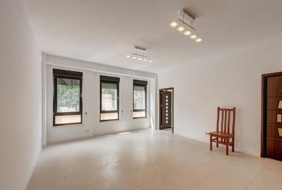 Casă cu 3 camere cu Teren 381 Mp în 1 Mai - 1