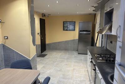 Apartament cu 3 camere în Central - 2