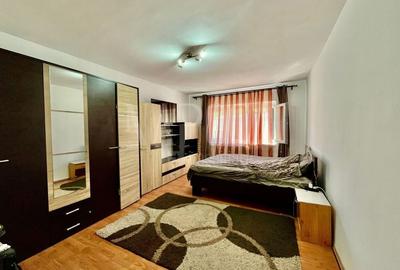 Apartament cu 3 camere semidecomandat în Plopilor - 2