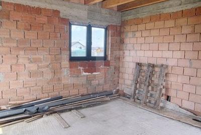 Duplex la rosu, parter - 2 unitati in Bod, langa Centrul Maria - 7