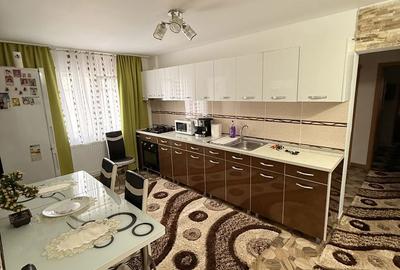 Apartament cu 3 camere în Central - 2