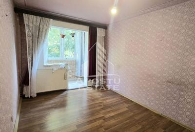 Apartament cu 4 camere, etaj intermediar, centrala proprie, zona Dacia