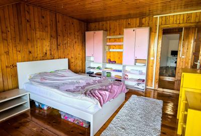 Casă cu 4 camere decomandat în Central