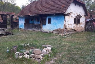 Casă cu 2 camere cu Teren 640 Mp în Tărcăița - 2