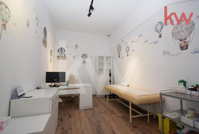 Casa demisol, parter, mansarda, langa Muzeul Olteniei, teren 418 mp, 12 camere - 4