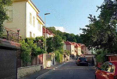 Casă cu 6 camere cu Teren 479 Mp în Central - 10