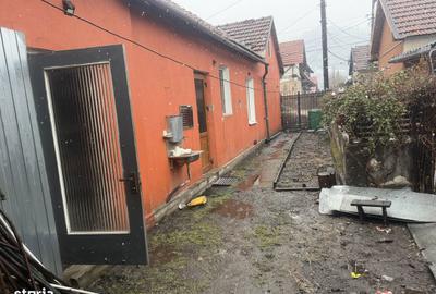Casă cu 2 camere cu Teren 164 Mp în Petros - 1