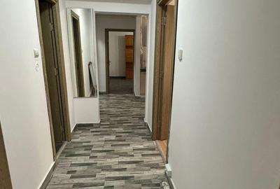 Apartament cu 3 camere decomandat în Tomis III