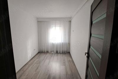 Apartament cu 3 camere decomandat în Sud - 5