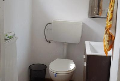 Spațiu comercial, de 150 mp, în Central - 3