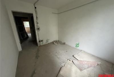 Apartament cu 3 camere decomandat în Orizont - 3