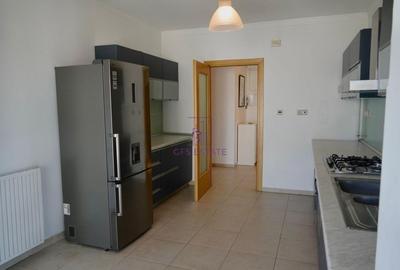 Apartament cu 3 camere în Tei - 9
