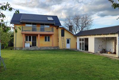 Casă cu 4 camere în Dâmbu - 1
