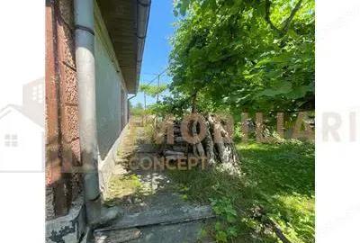 Casă cu Teren 2430 Mp în Satulung - 2