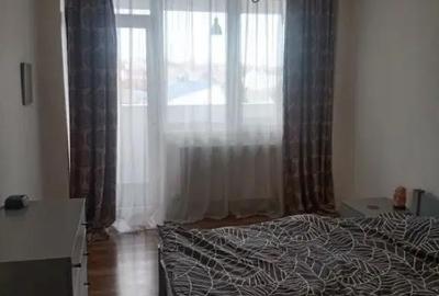Apartament cu 3 camere decomandat în George Enescu