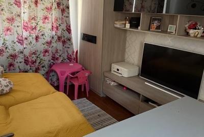 Apartament de vânzare - 4