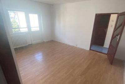 Apartament 3 camere semidecomandat, et 3/4 langa primaria F