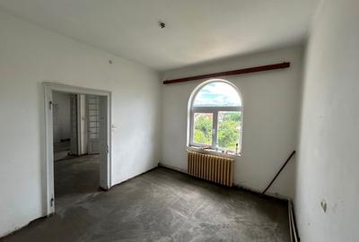 Casă 4 camere, 701 mp teren – Câmpulung, vedere superbă - 2