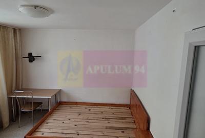 Garsonieră decomandată în Central
