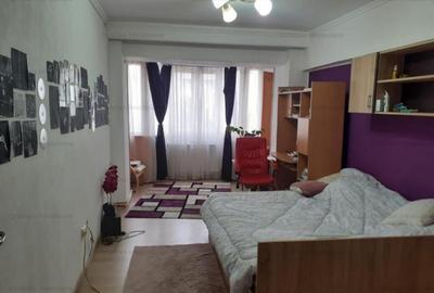 Apartament cu 3 camere decomandat în Independenței - 7