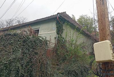 Casă cu Teren 180 Mp în Central - 2