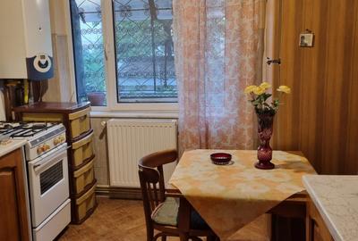 Apartament 3 camere partial mobilat, decomandat, et. 1/4 cu CT, zona Scoala 7 . - 5