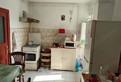 Vand apartament 3 camere, etaj 4, decomandat 75 m2 - 4
