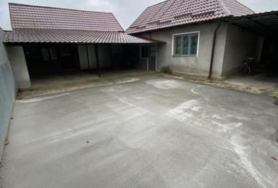 Casă cu 5 camere în Livada - 1