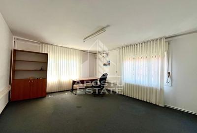 Casa cu 5 camere, 2 bai, pretabila pentru birouri. Girocului - 5