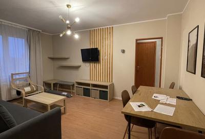 Apartament cu 3 camere decomandat în Romană