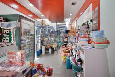 Spațiu comercial - clădire independentă - 3