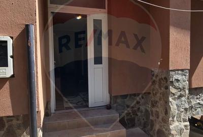Casă cu 5 camere cu Teren 1375 Mp în Dârlos - 9
