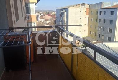 Apartament cu 3 camere în Micro 8 - 10