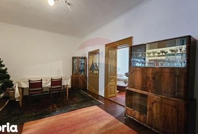 Casă cu 4 camere în Sânpetru - 2