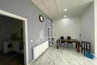 Spațiu comercial, de 125 mp, în P-ța Maria - 3