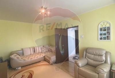 DE VANZARE Apartament cu 2 camere in zona Titan - 2