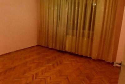 Apartament cu 3 camere decomandat în Lunei - 8