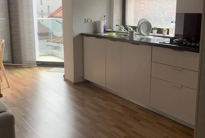 Spațiu comercial, de 80 mp, în Victoriei - 8