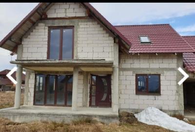 Casă cu 4 camere cu Teren 900 Mp în Central - 5