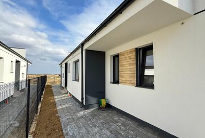 COMISION 0%l Casa tip-duplex pe parter l panouri solare 3,5 kw l in Mosnita Noua - 2