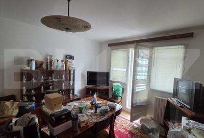 Apartament cu 4 camere decomandat, mobilat în Craiovița Nouă