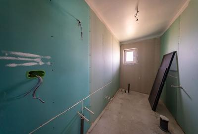Casă de vânzare cu 3 camere, teren și terasă Alunis - 23