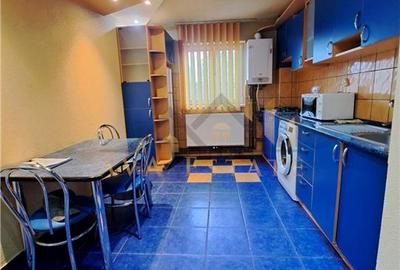 Apartament cu 3 camere decomandat în Aradului