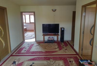 Proprietar vand  casa Sanpetru